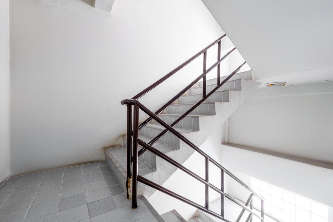 Oyo 1042 Boon'S Residence بانكوك المظهر الخارجي الصورة